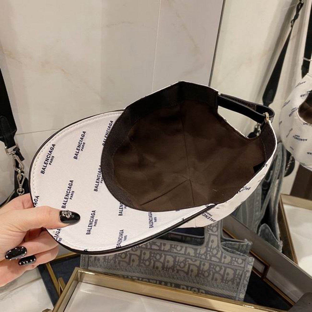 Ba*len*cia*ga hat